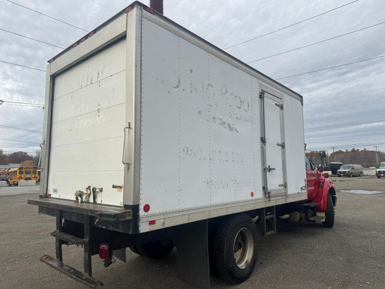 Ford F-650 Super Duty Image 3