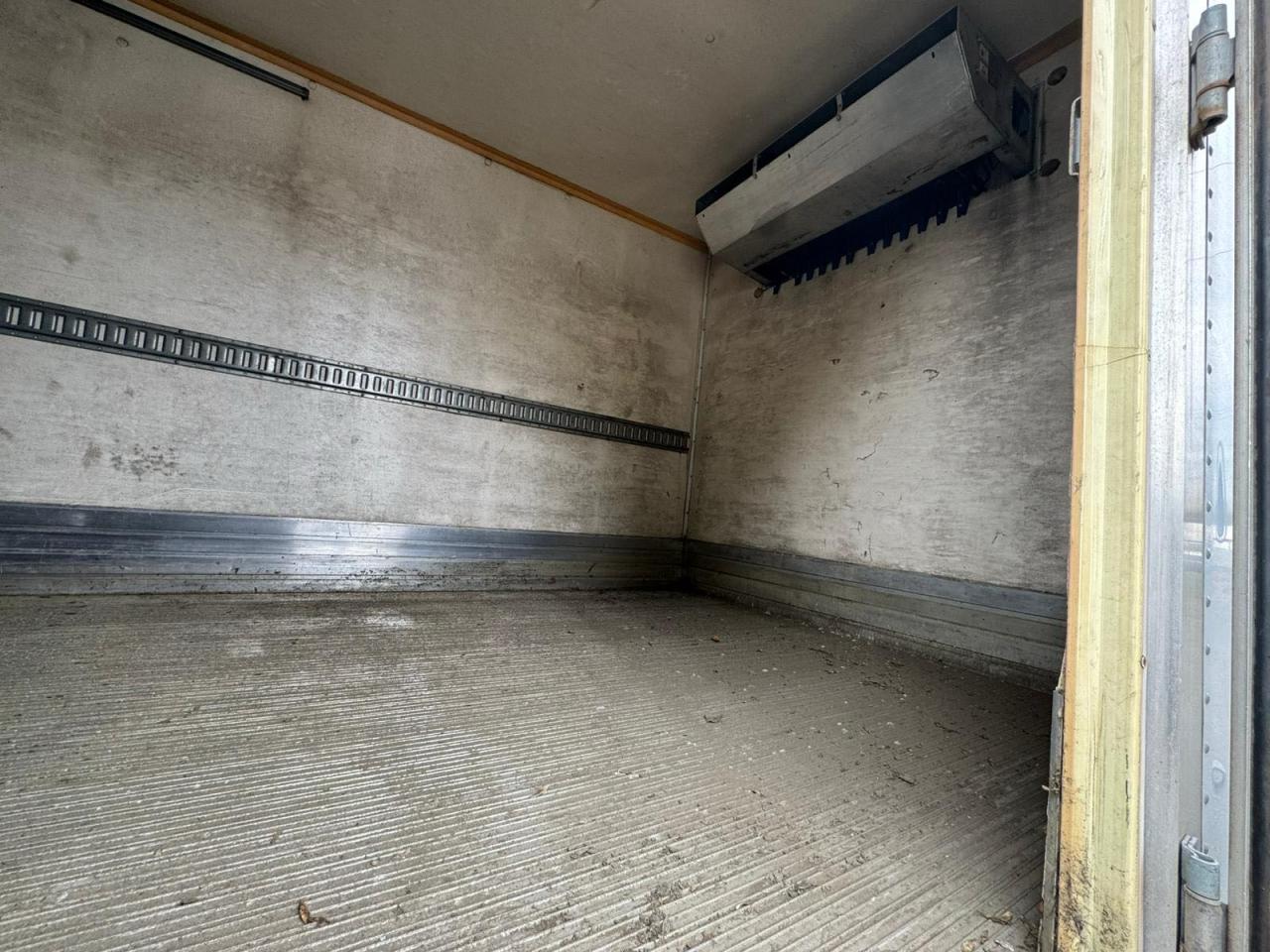 Ford F-650 Super Duty Image 9