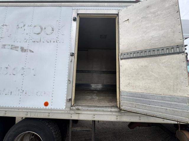 Ford F-650 Super Duty Image 8