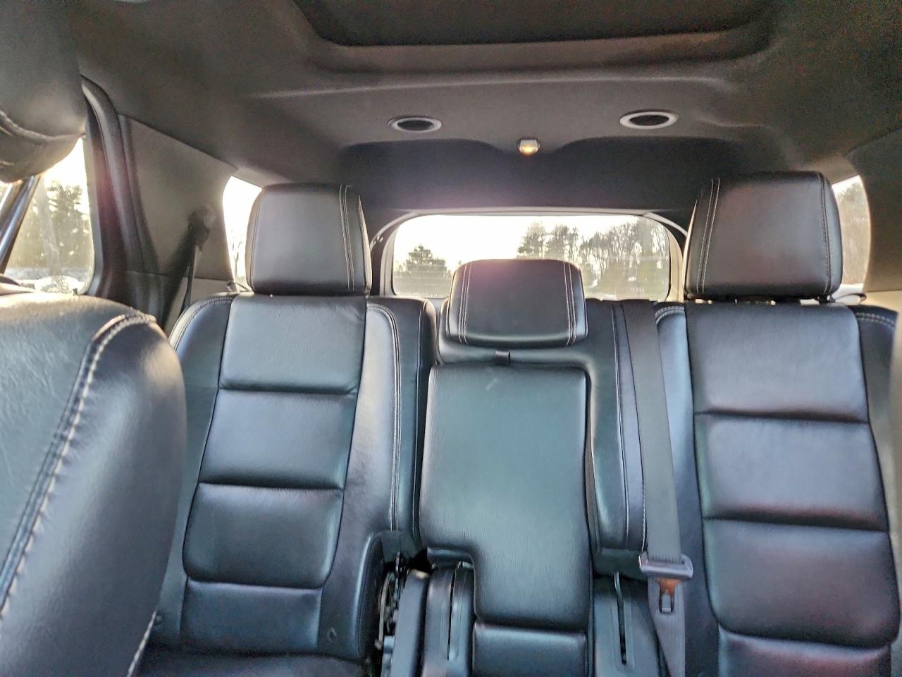 Ford Explorer Sport Image 11