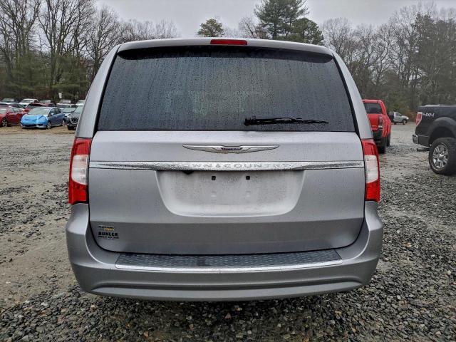 Chrysler Minivan Touring Image 13