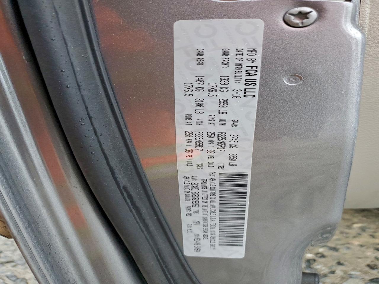 Chrysler Minivan Touring Image 5