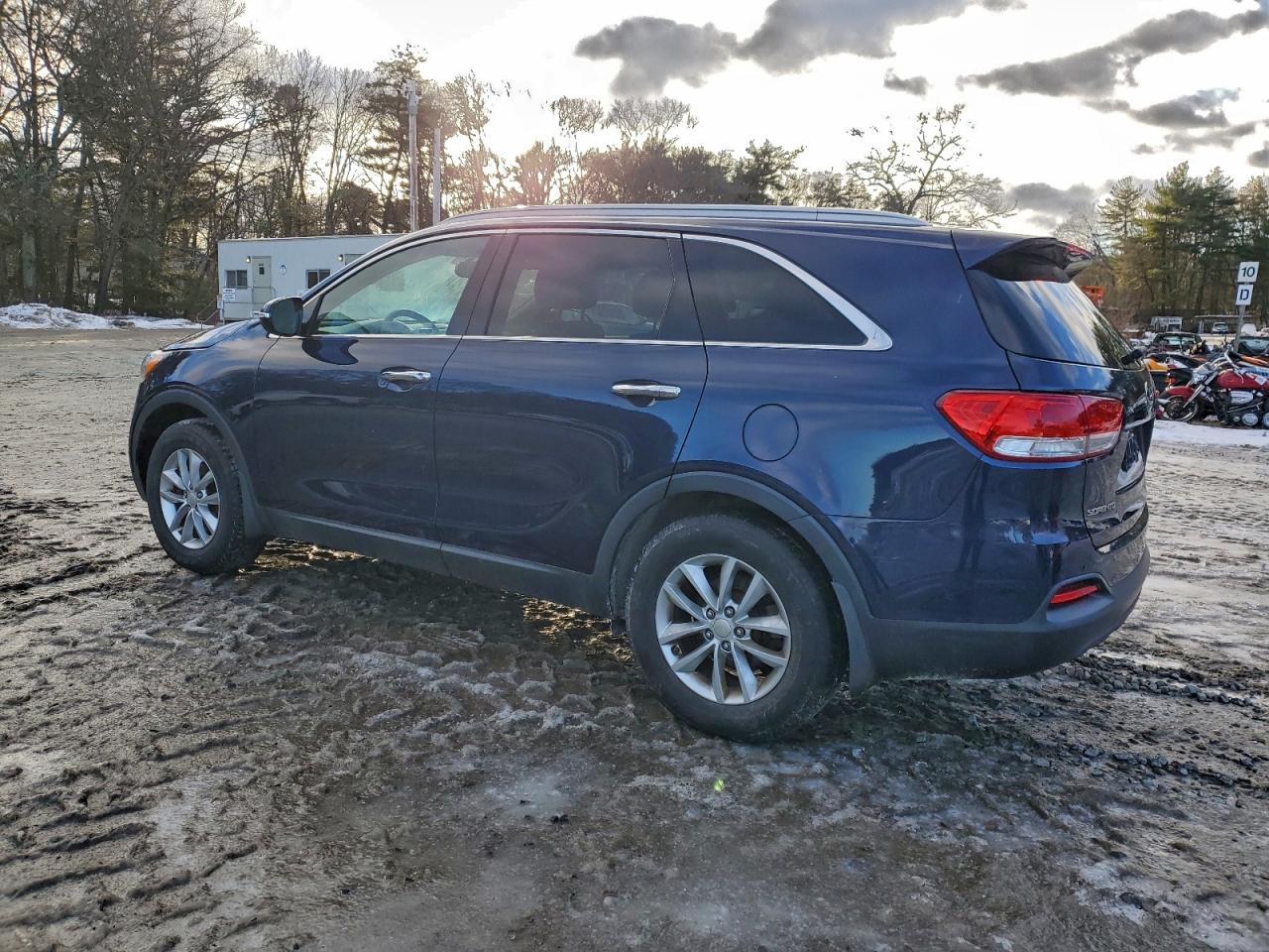 Kia Sorento Lx Image 2