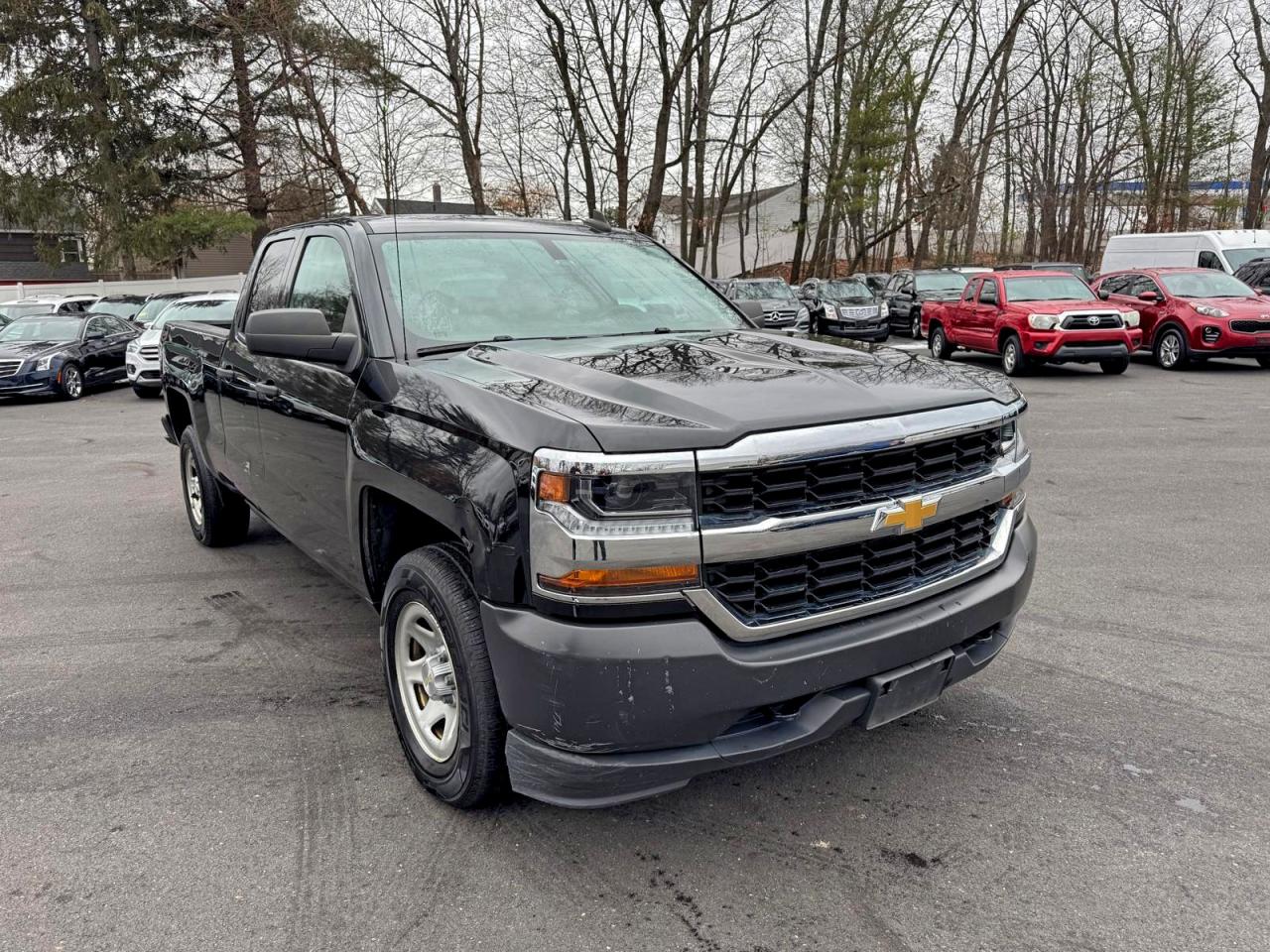 Chevrolet Silverado K1500 Image 3