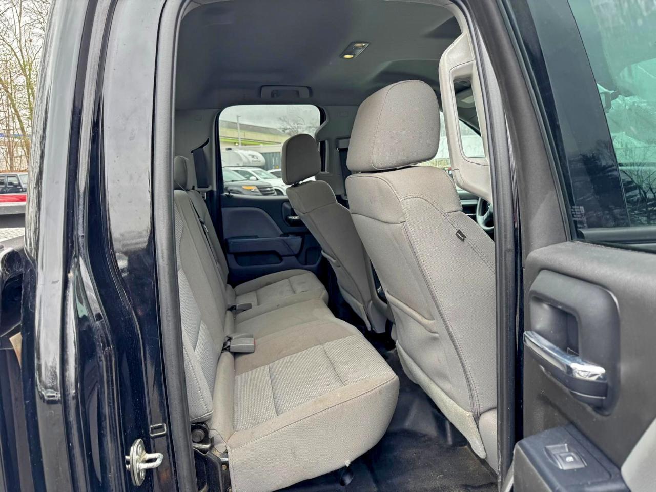 Chevrolet Silverado K1500 Image 9