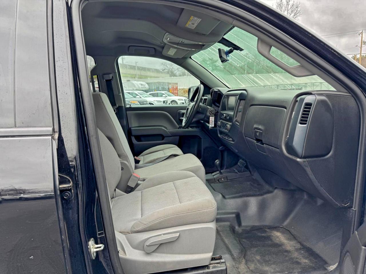 Chevrolet Silverado K1500 Image 5