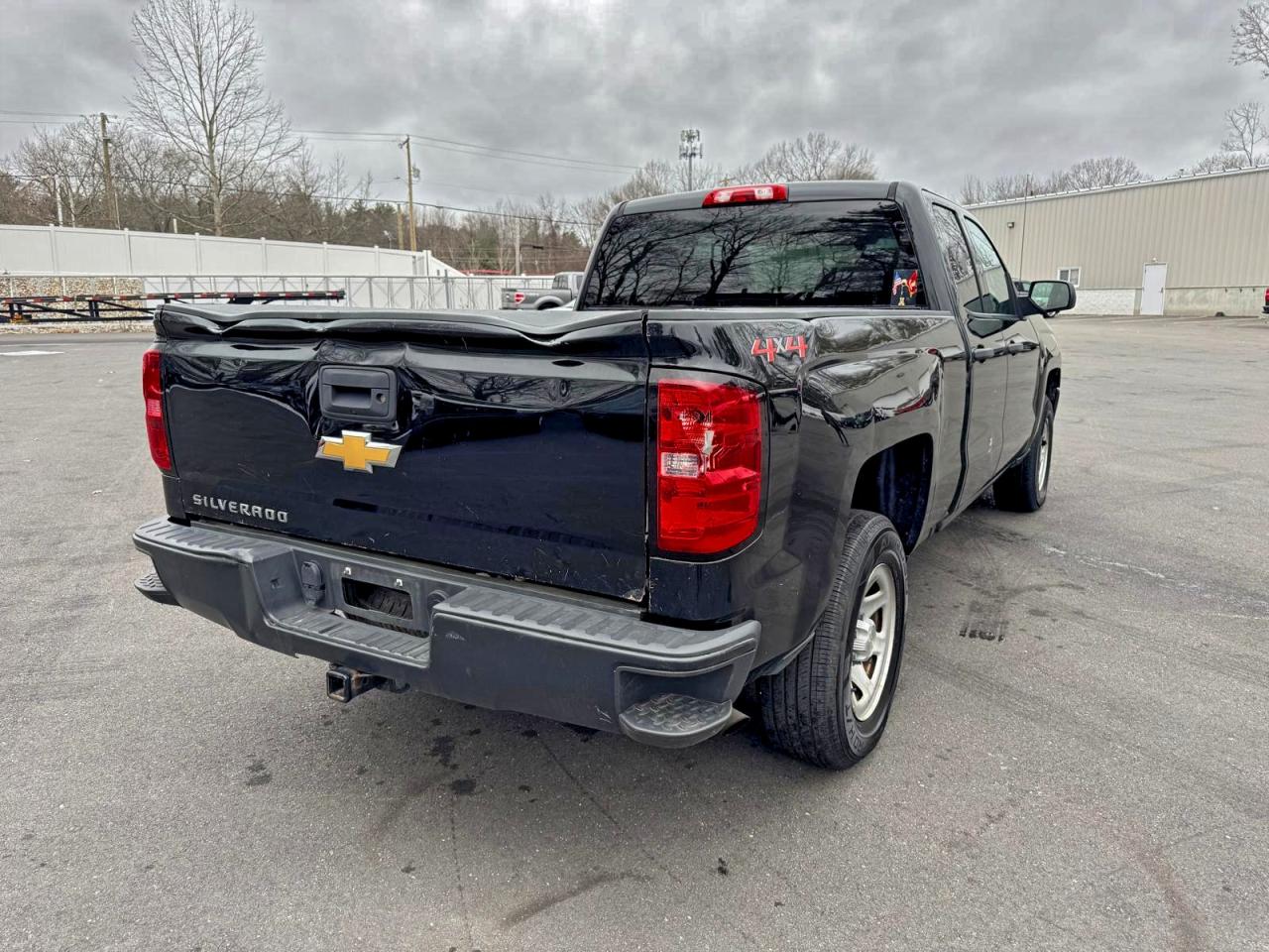 Chevrolet Silverado K1500 Image 11