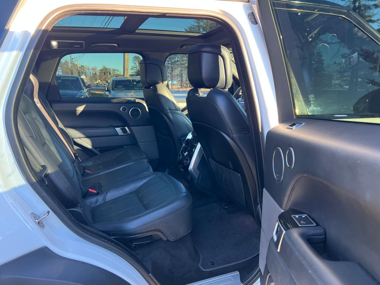 Land Rover Range Rover Supercharged Dynamic Image 7