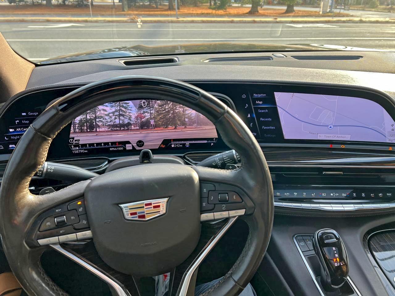 Cadillac Escalade Premium Luxury Image 3