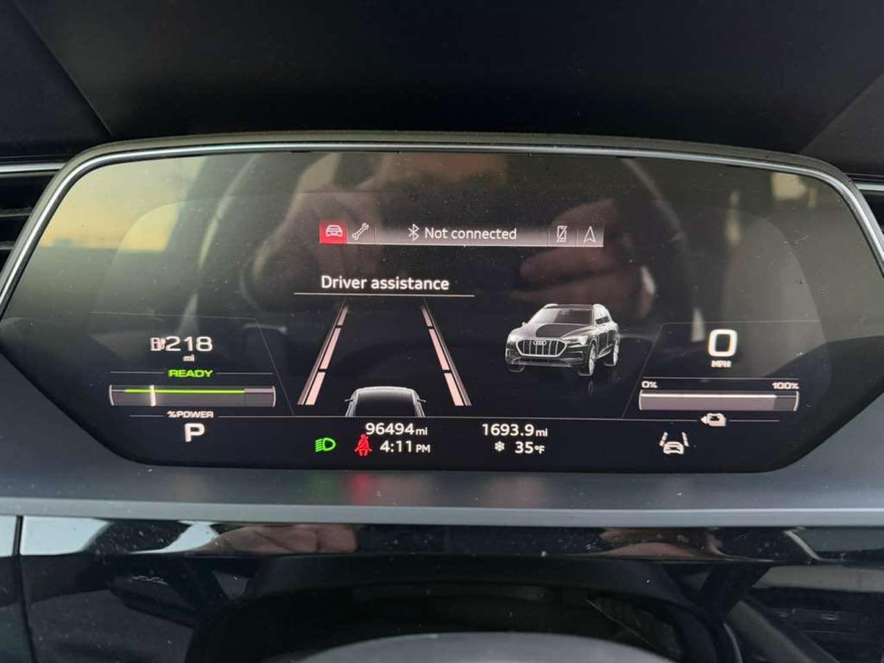 Audi e-tron Premium Image 3