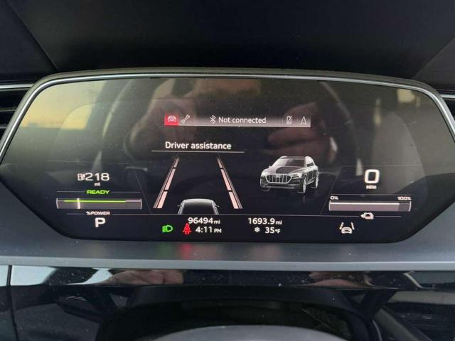Audi e-tron Premium Image 3