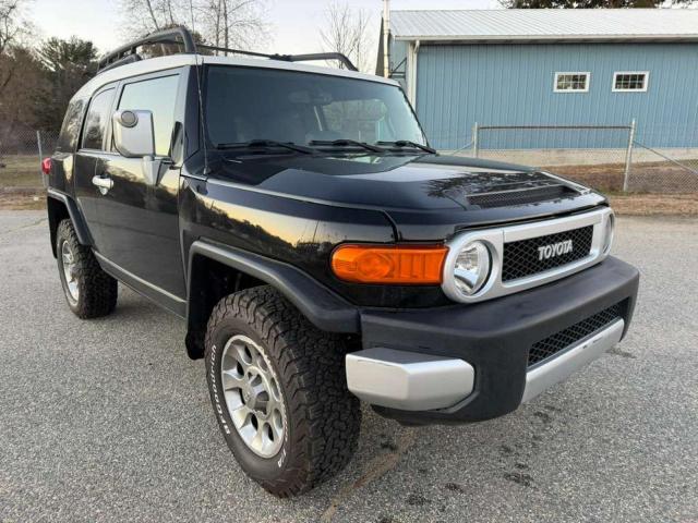 Toyota FJ Cruiser Image 2