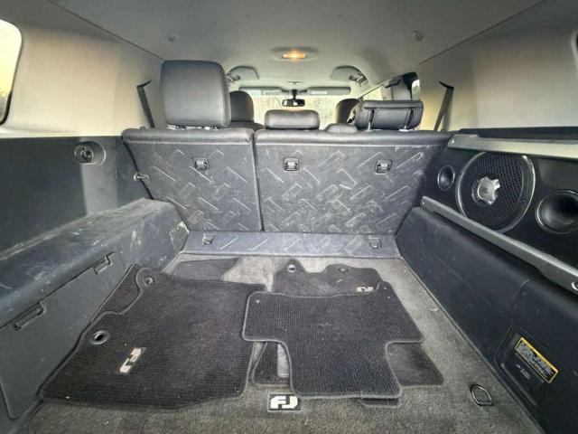 Toyota FJ Cruiser Image 14