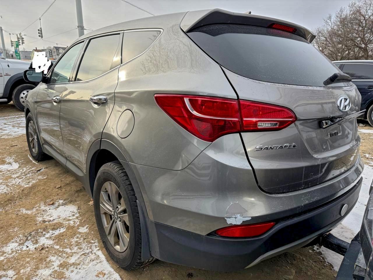 Hyundai SANTA FE Image 2