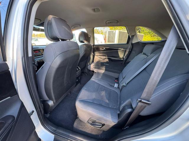 Kia Sorento Lx Image 2