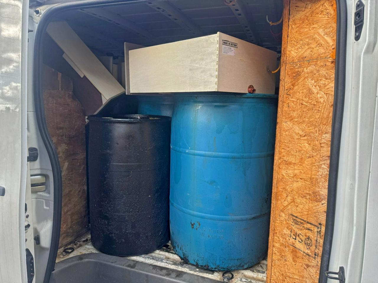 Nissan Nv 1500 Image 6