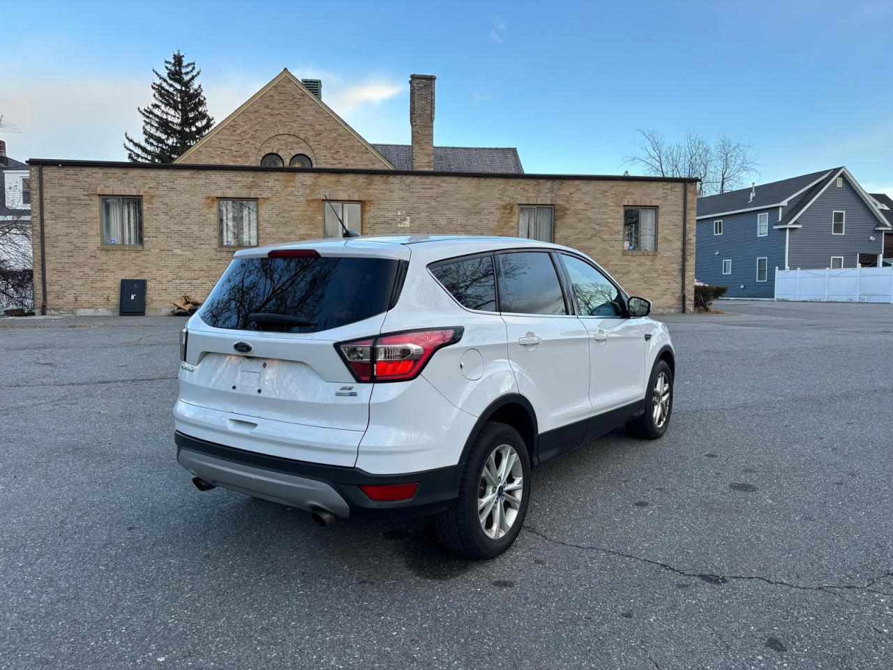 Ford Escape Se Image 4