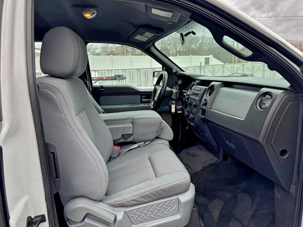 Ford F-150 Super Cab Image 9