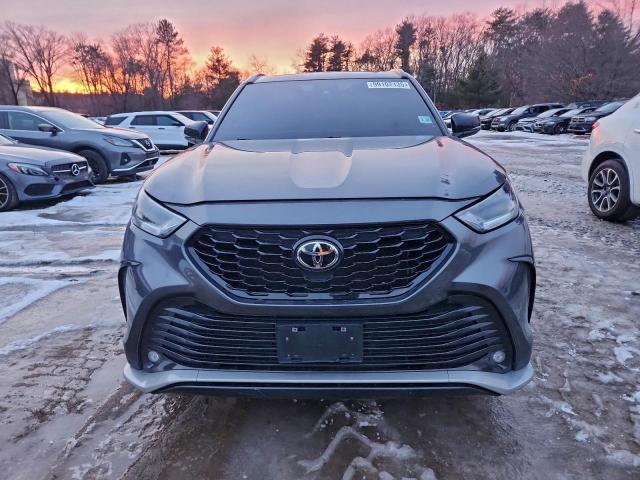 Toyota Highlander L Image 4