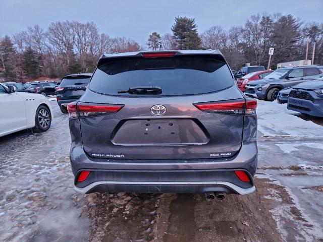 Toyota Highlander L Image 10