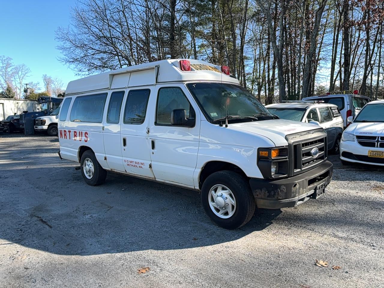Ford Econoline E250 Van Image 1