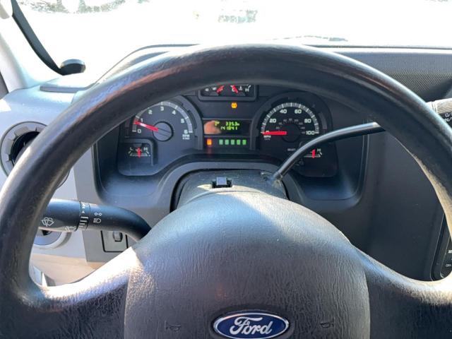 Ford Econoline E250 Van Image 9