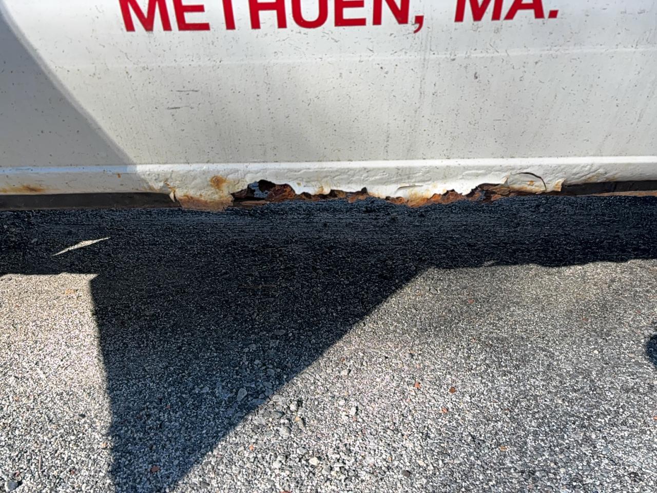 Ford Econoline E250 Van Image 11