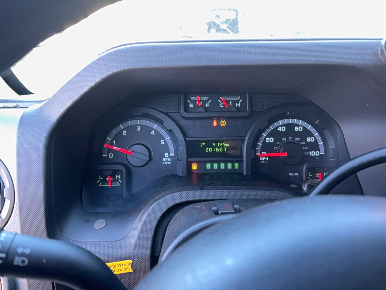 Ford Econoline E250 Van Image 8