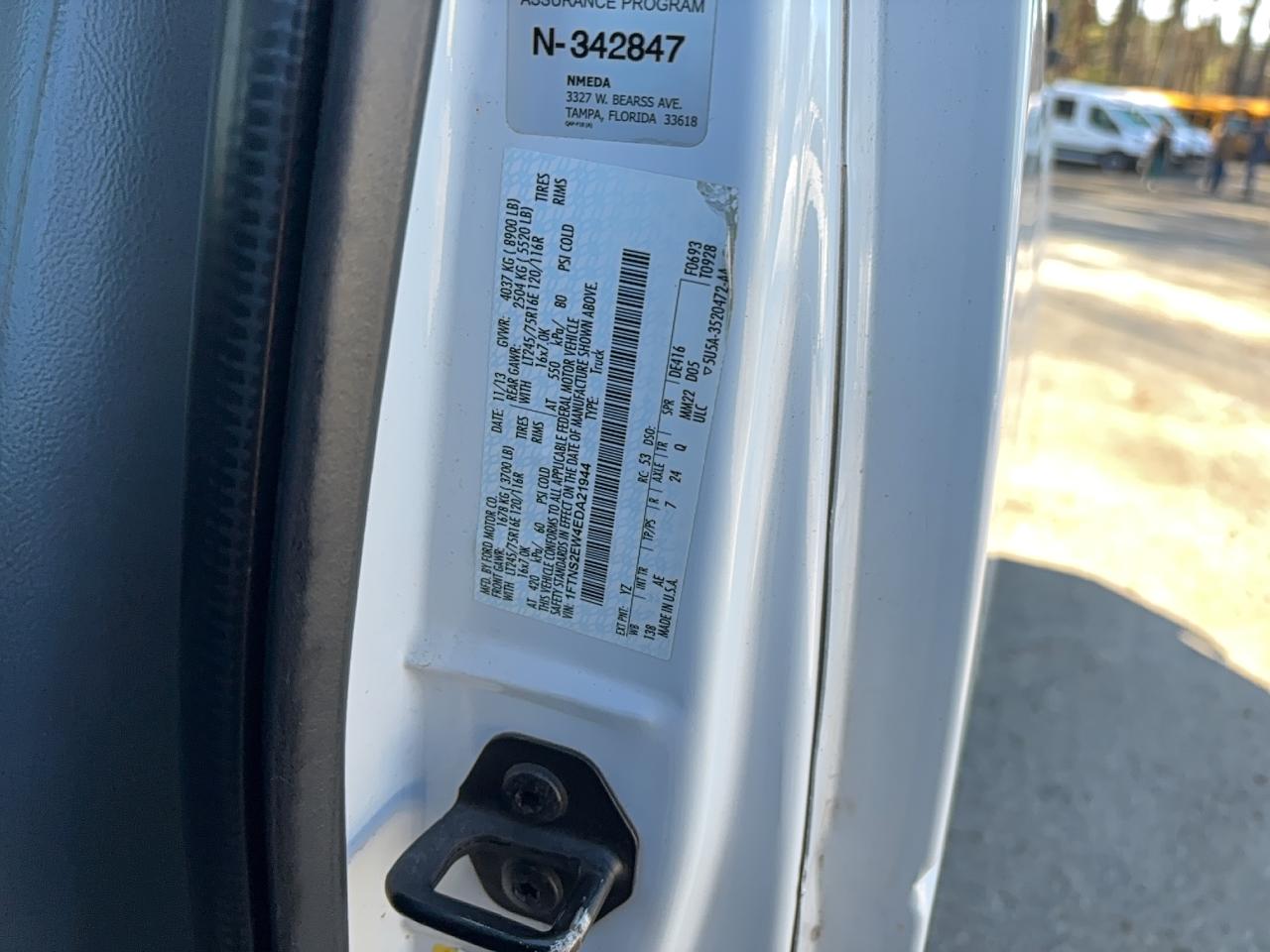 Ford Econoline E250 Van Image 9