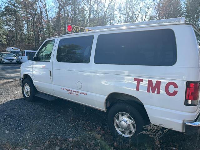 Ford Econoline E350 Super Duty Wagon Image 2