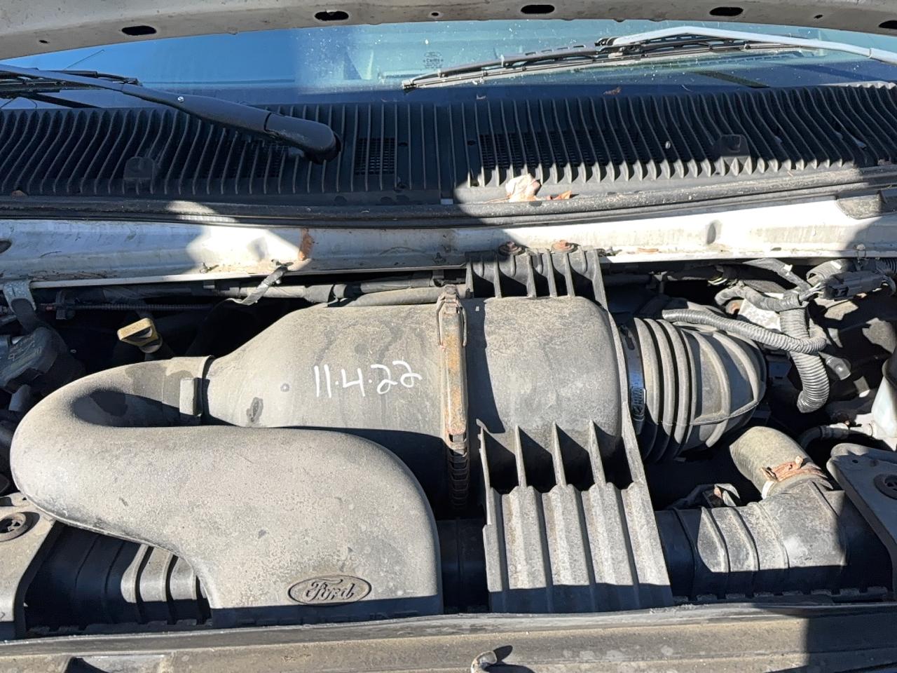 Ford Econoline E350 Super Duty Wagon Image 4