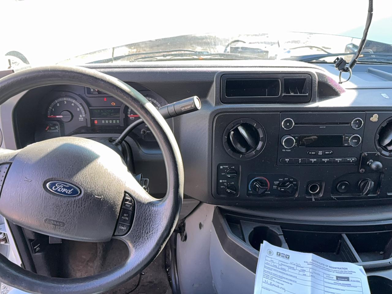 Ford Econoline E350 Super Duty Wagon Image 9