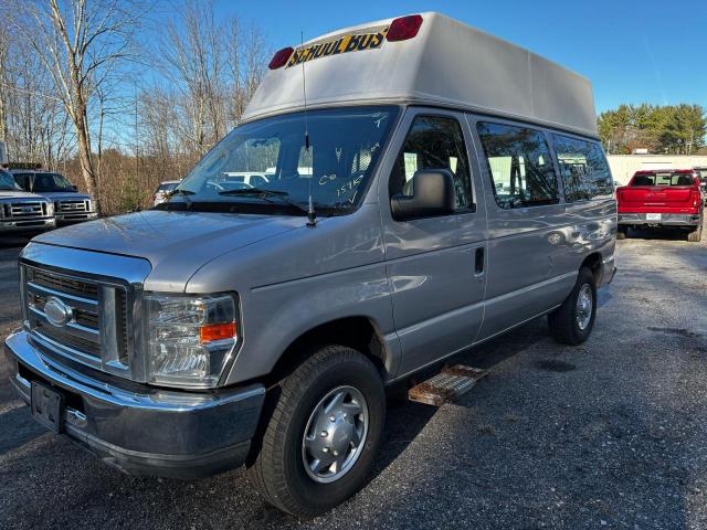 Ford Econoline E250 Van Image 11