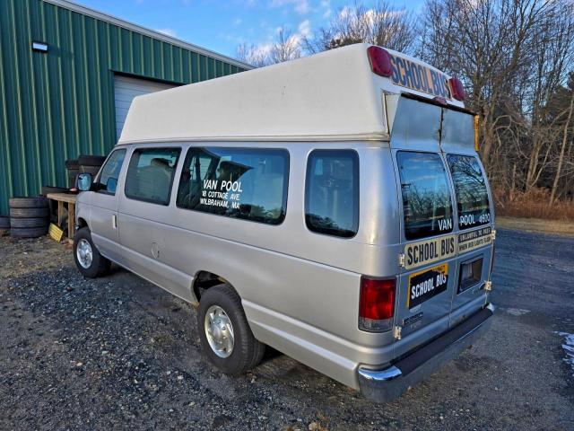 Ford Econoline E250 Van Image 5