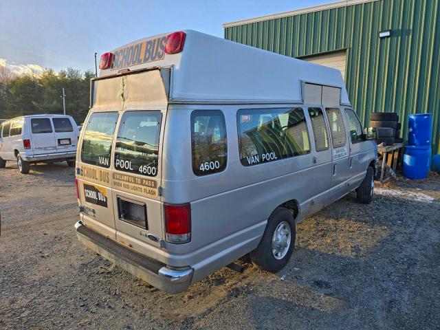 Ford Econoline E250 Van Image 8
