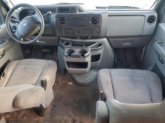 Ford Econoline E250 Van Image 11