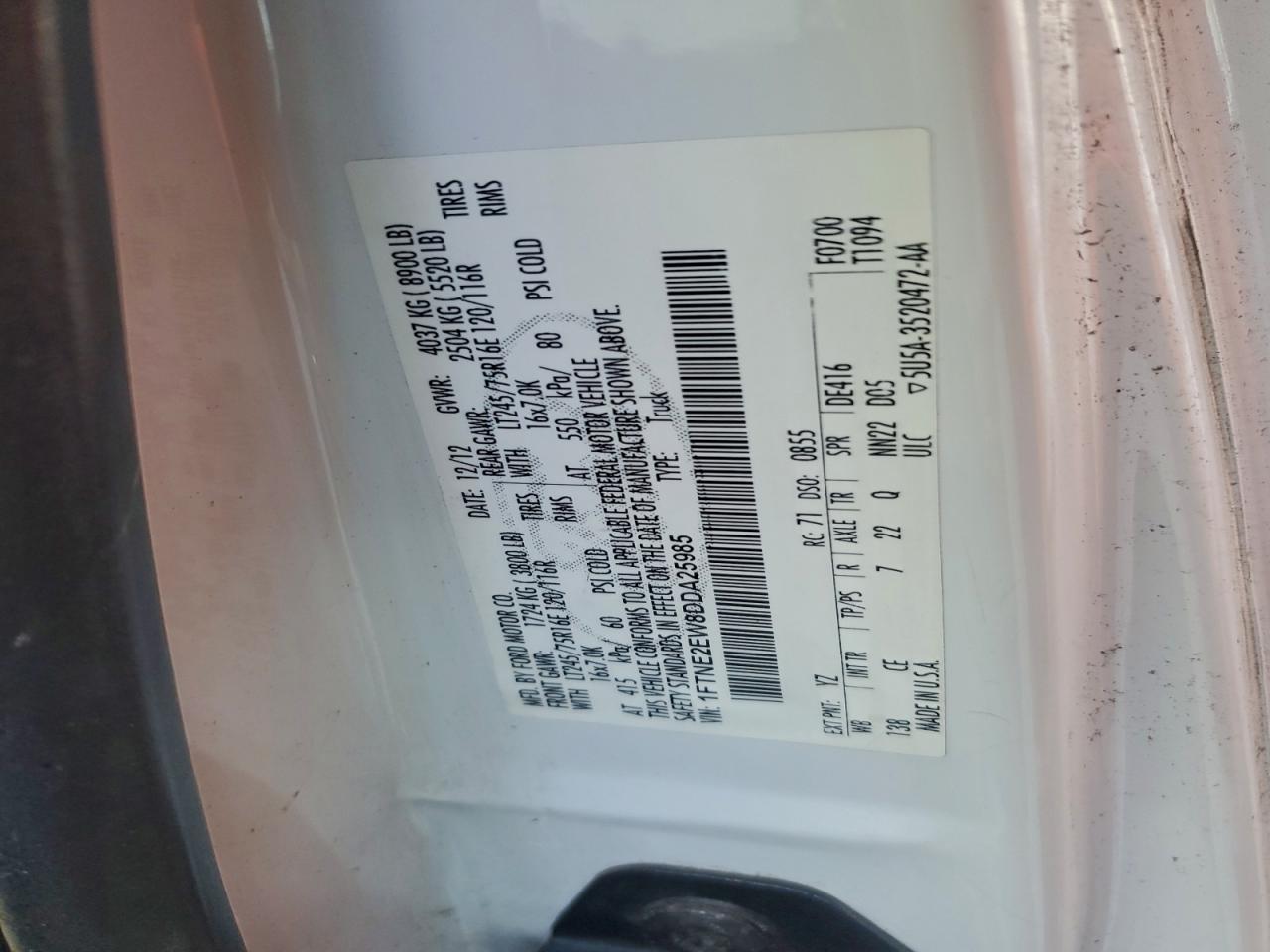 Ford Econoline E250 Van Image 13