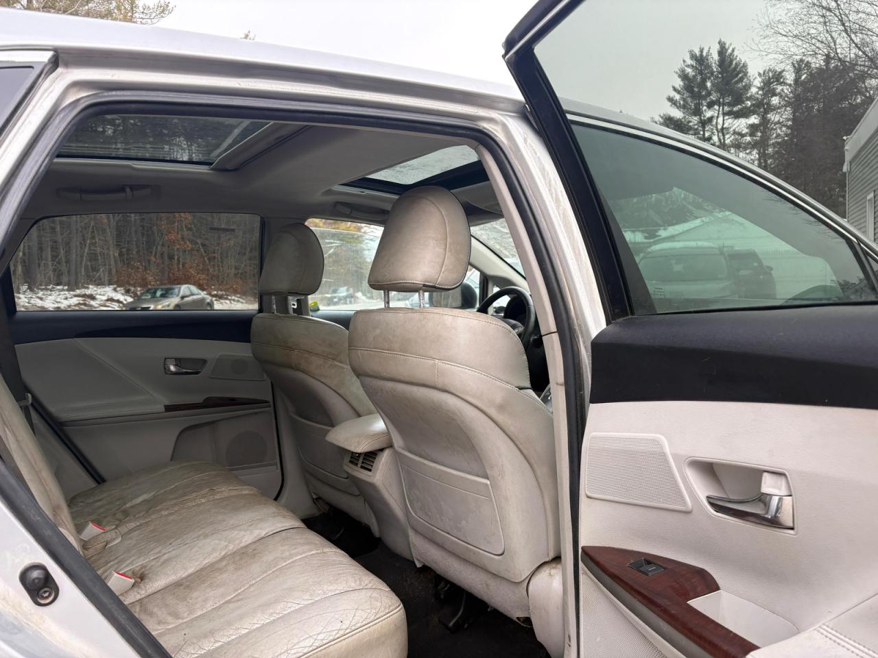 Toyota Venza Le Image 11