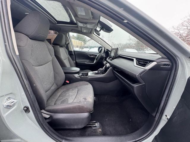 Toyota RAV4 Xle Image 3