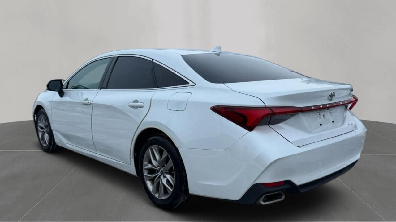 Toyota Avalon Xle Image 10