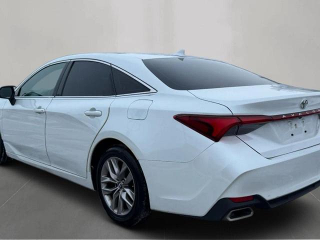 Toyota Avalon Xle Image 10