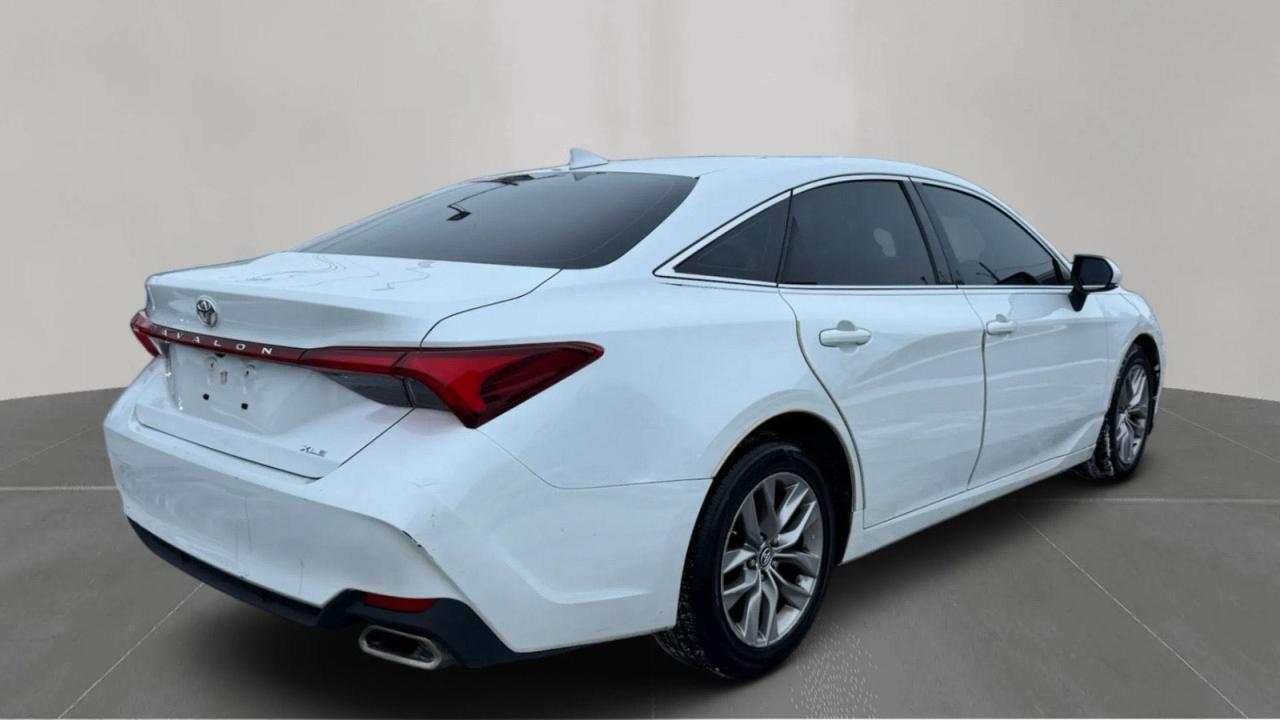 Toyota Avalon Xle Image 7