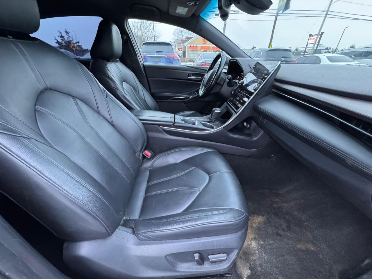 Toyota Avalon Xle Image 4