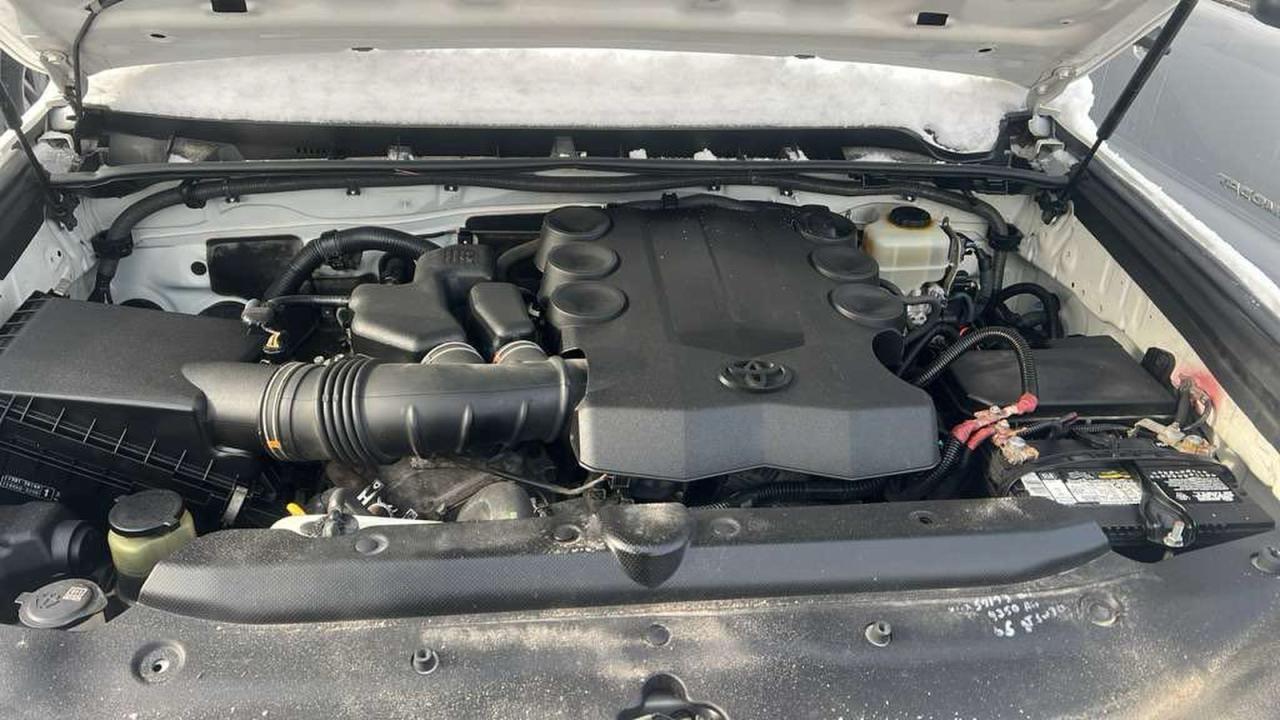 Toyota 4Runner Sr5 Image 8