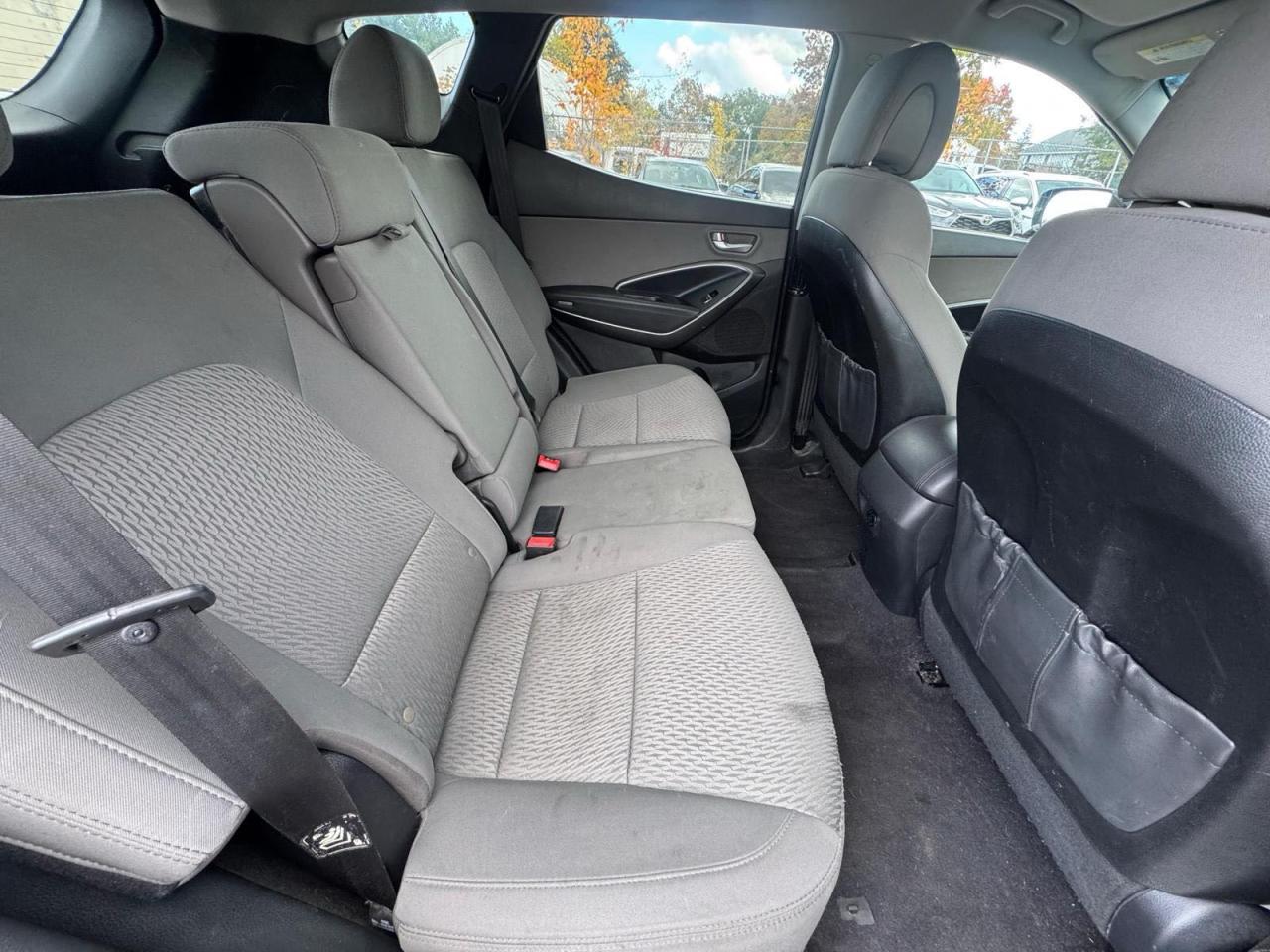 Hyundai SANTA FE Image 9