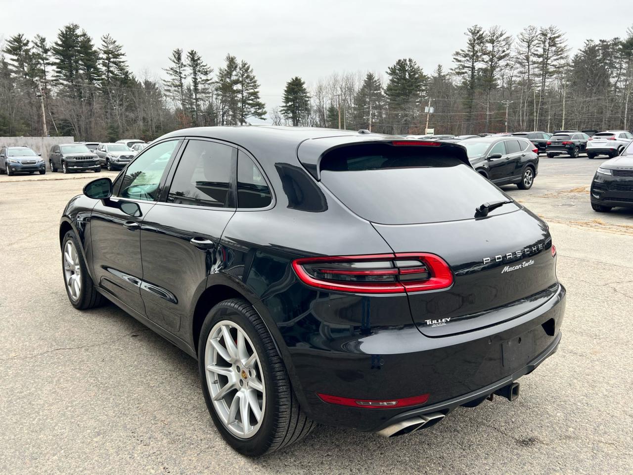 Porsche Macan Turbo Image 11