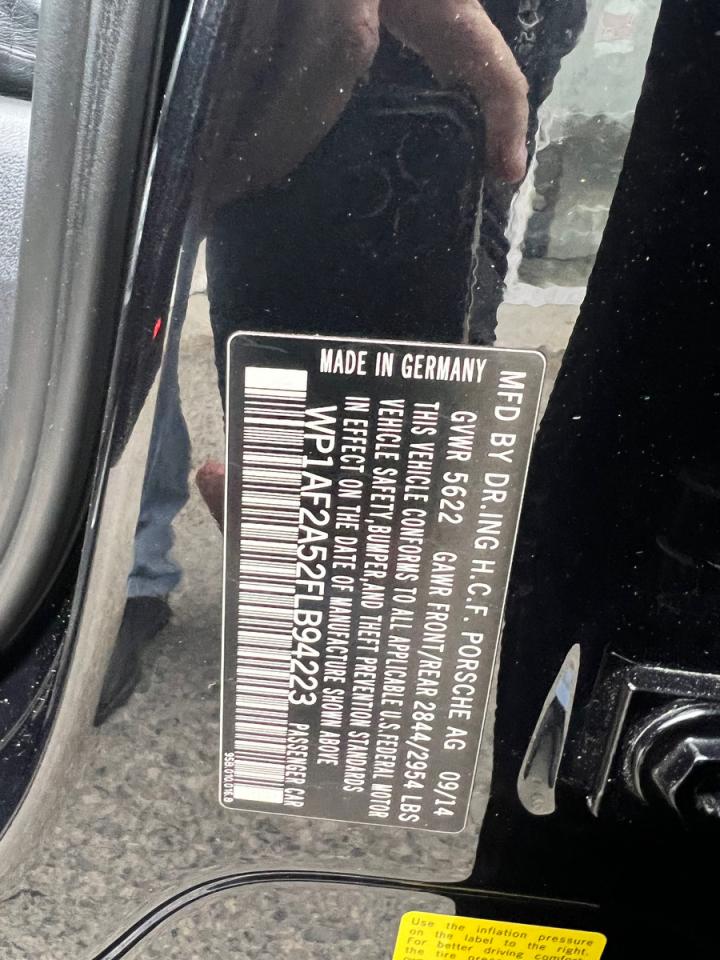 Porsche Macan Turbo Image 2