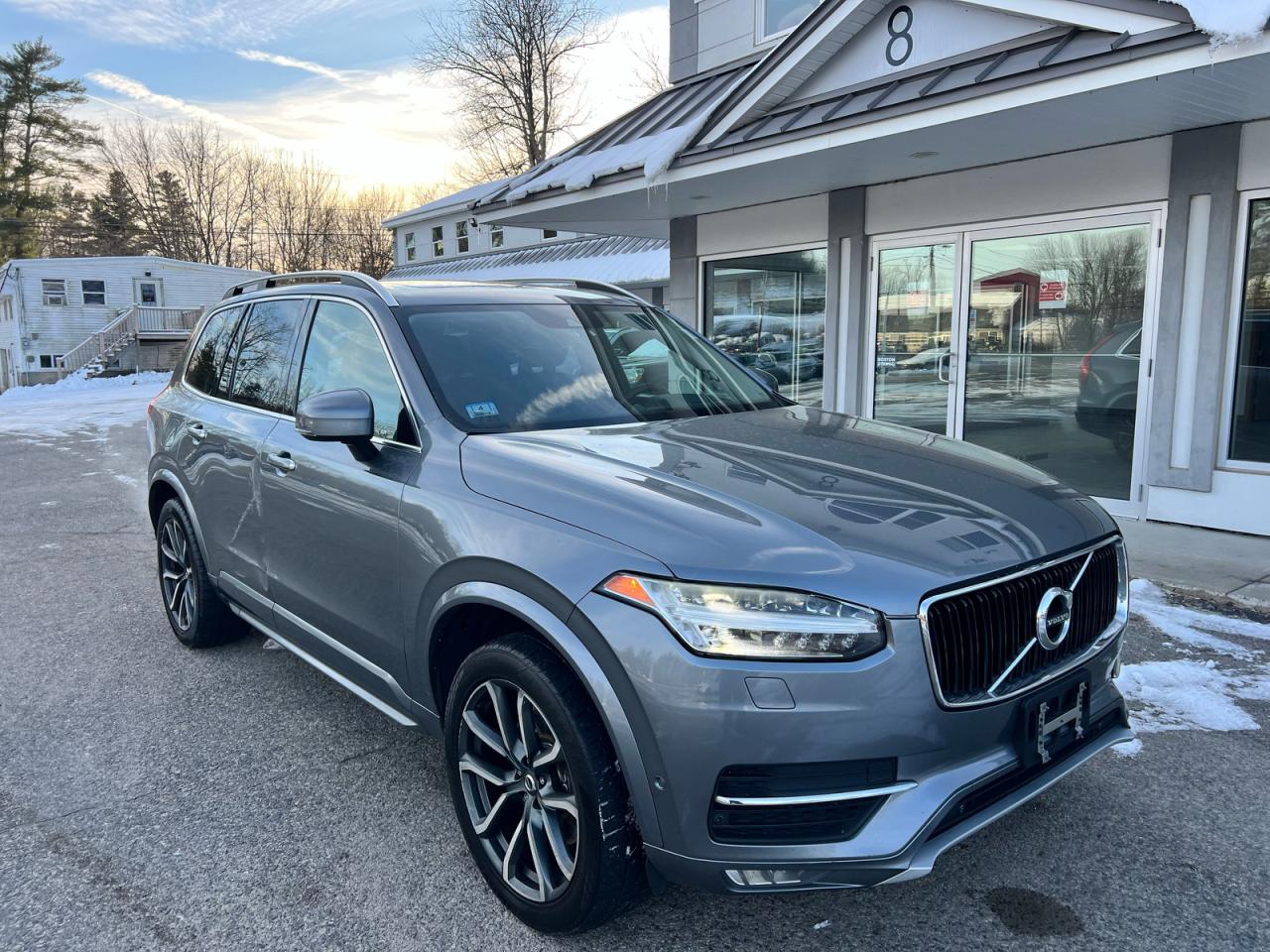 Volvo XC90 T6 Image 1