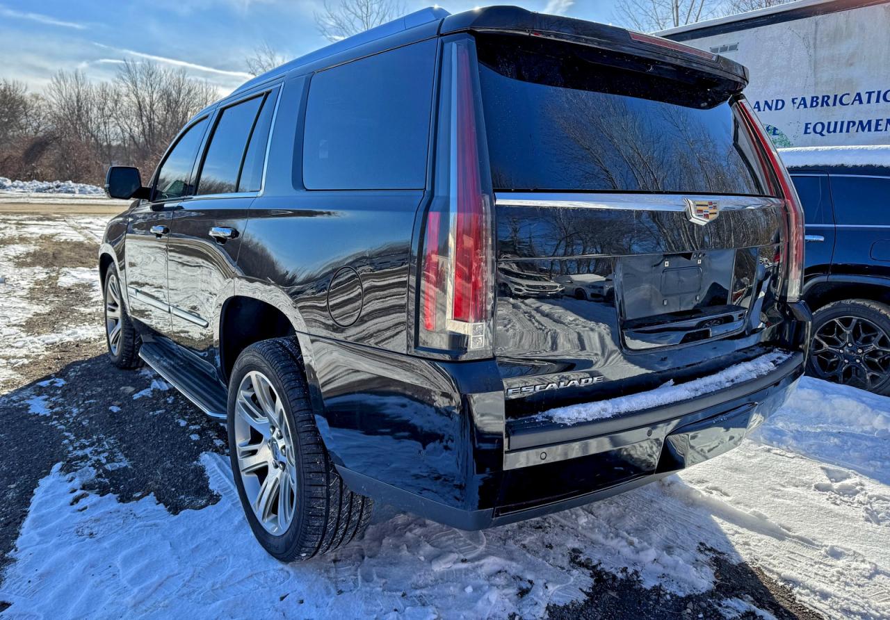 Cadillac Escalade Luxury Image 13