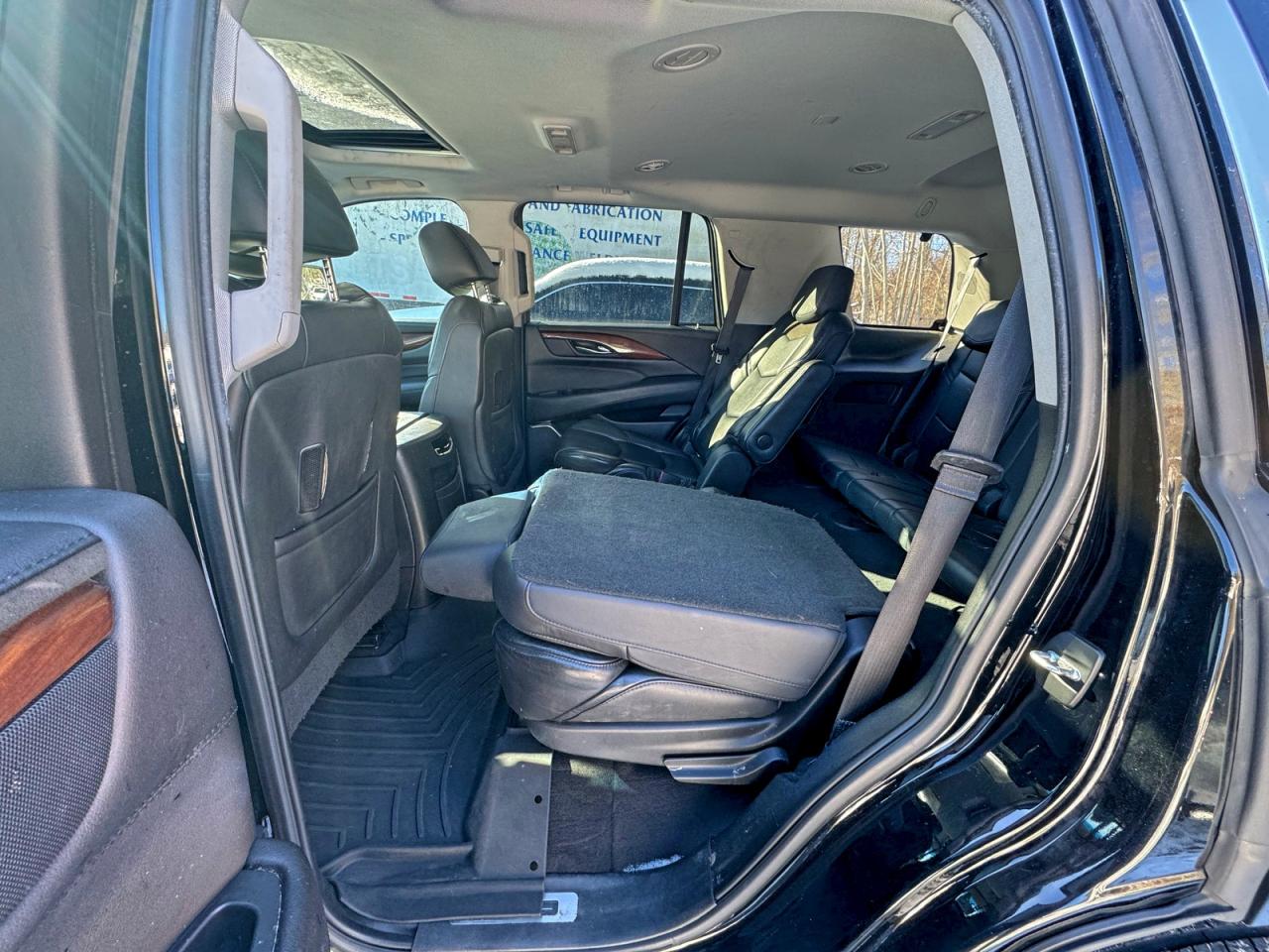 Cadillac Escalade Luxury Image 8